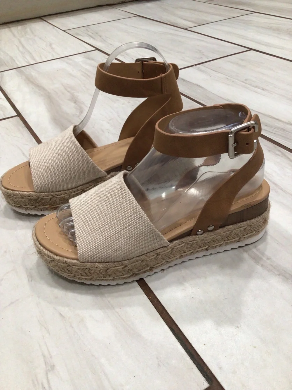 Soda TOPIC Espadrille Platform Wedge Sandals Beige Tan Canvas Women’s Size 7.5
